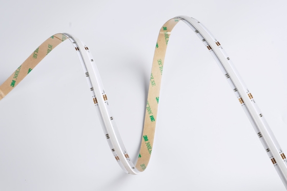 La luce di striscia flessibile della PANNOCCHIA LED di DC12V RGB ha mescolato il colore autoadesivo